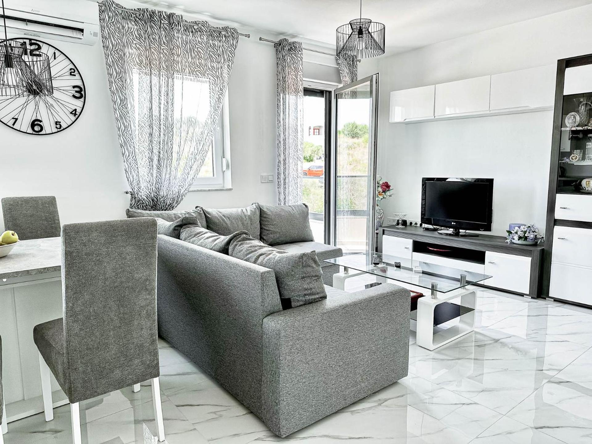 Brand New 2 Bed, 1 Bath Condo Zara Esterno foto