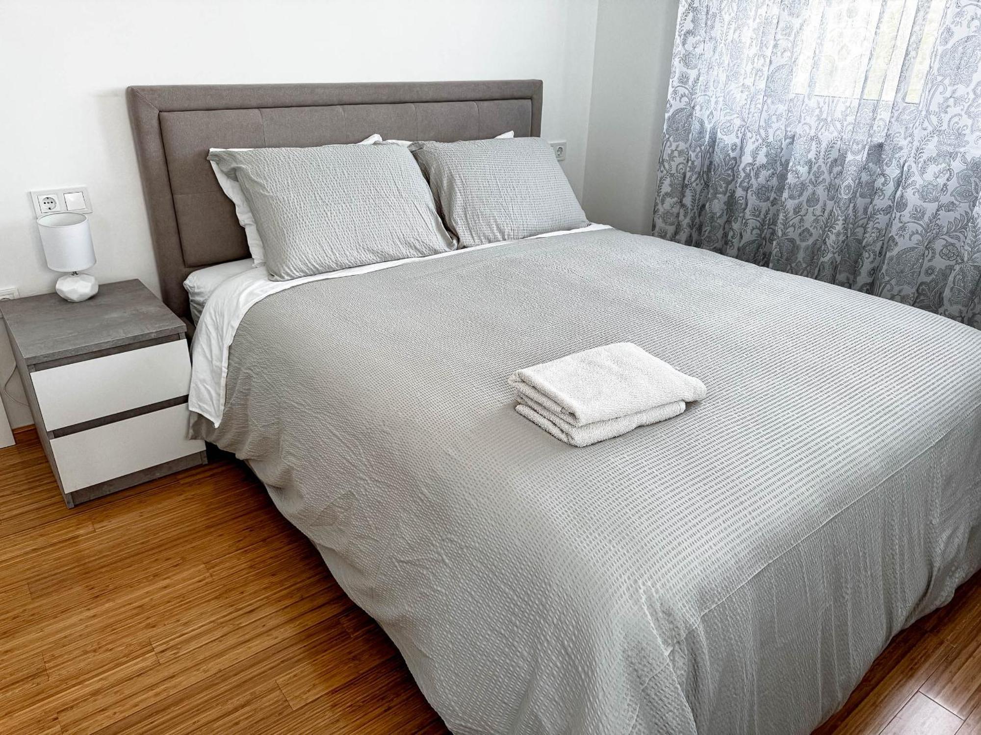 Brand New 2 Bed, 1 Bath Condo Zara Esterno foto