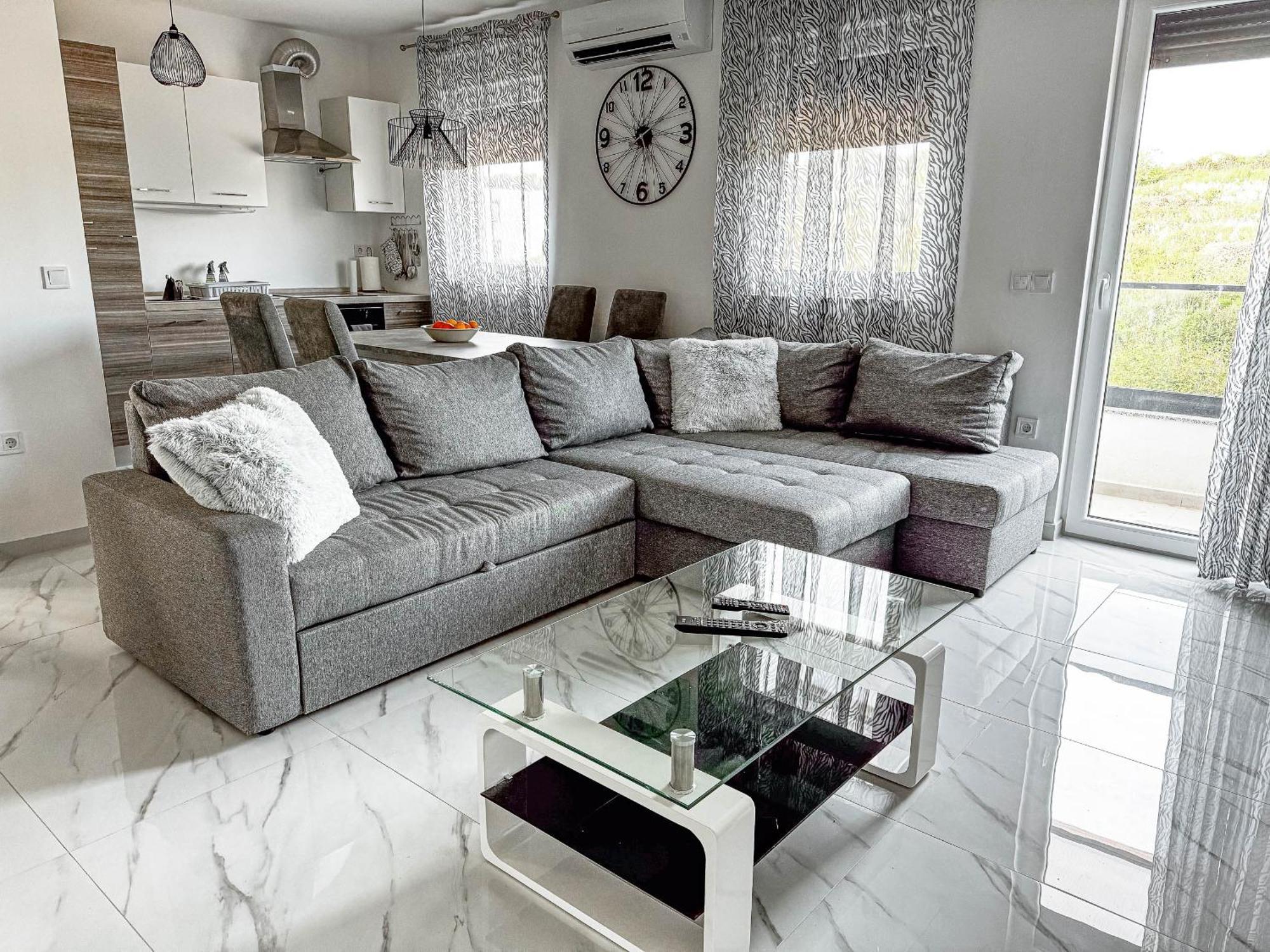 Brand New 2 Bed, 1 Bath Condo Zara Esterno foto