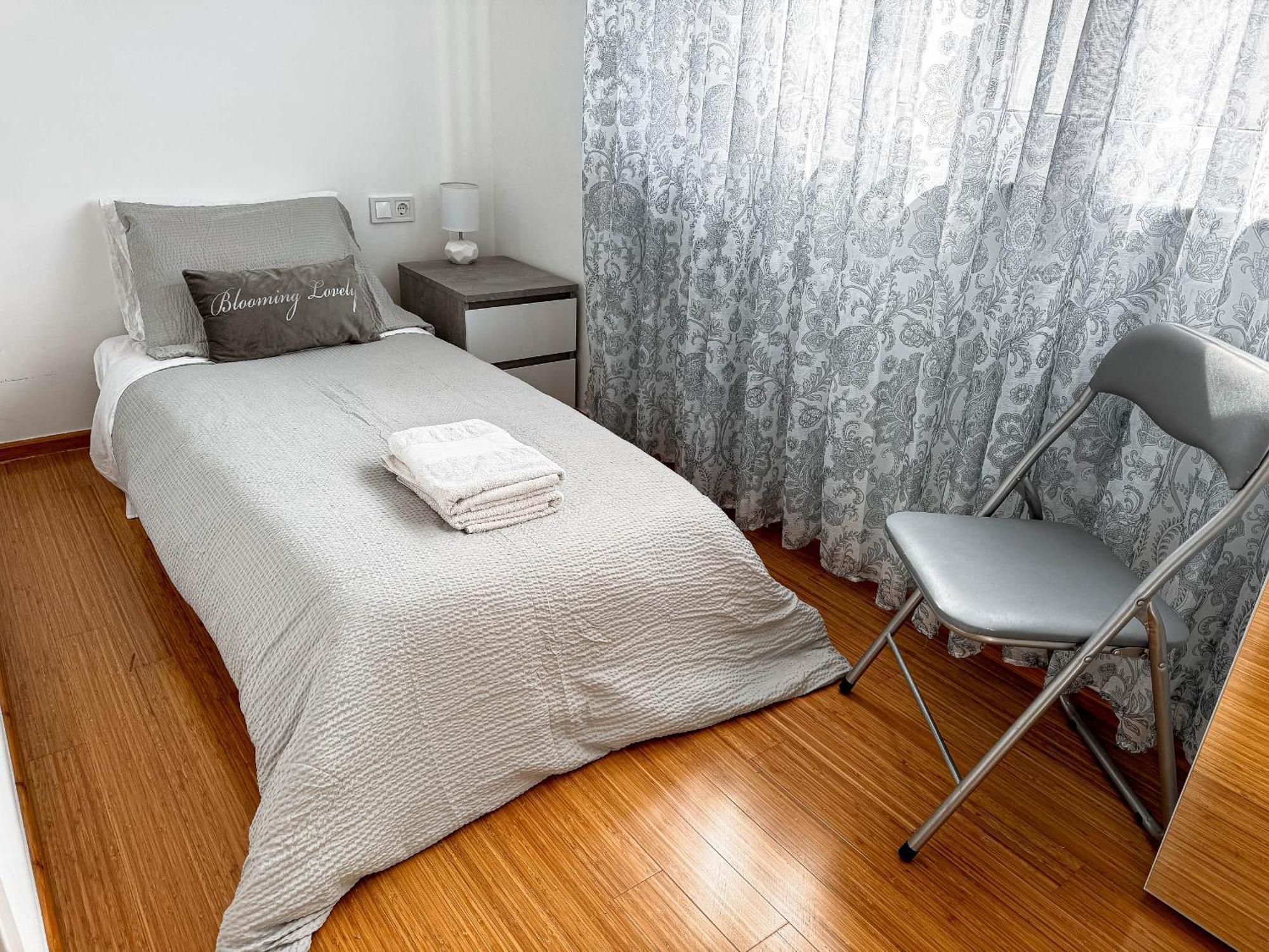 Brand New 2 Bed, 1 Bath Condo Zara Esterno foto